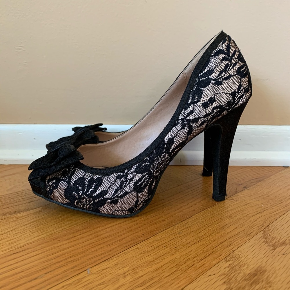 Charming Charlie Lace Peep Toe Heels Size 7.5